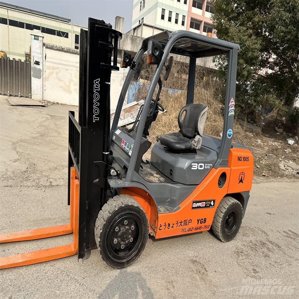 Toyota 8 FDK 30 Πετρελαιοκίνητα Κλαρκ