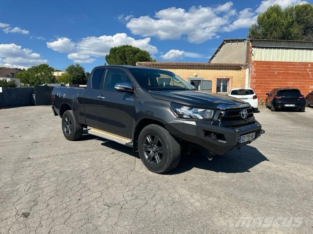 Toyota Hilux Αυτοκίνητα