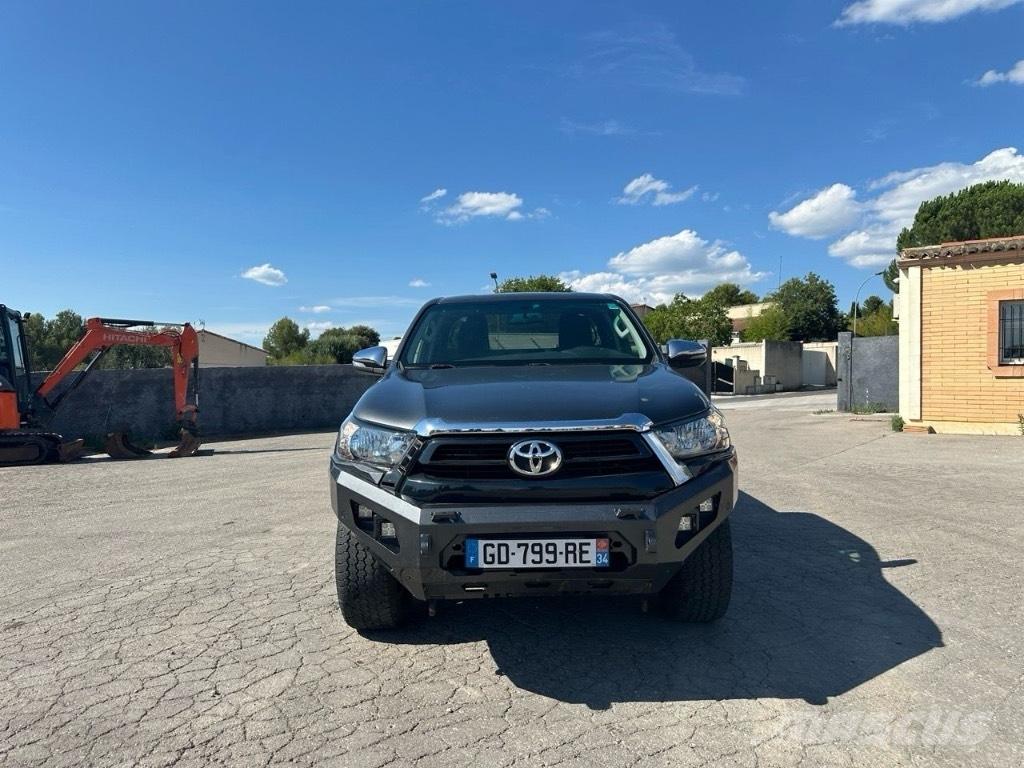 Toyota Hilux Αυτοκίνητα