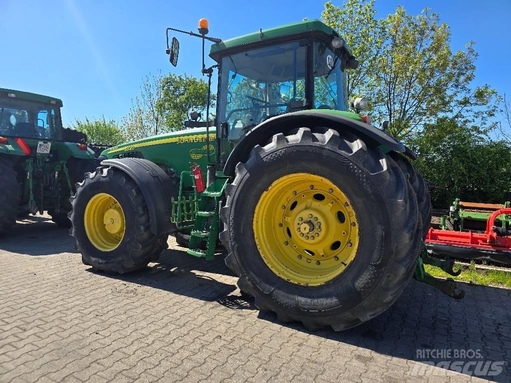 John Deere 8320 Τρακτέρ