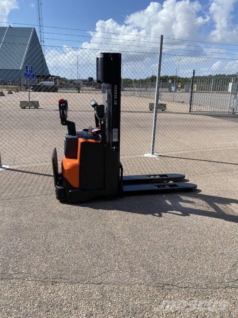 Toyota SWE 120 Παλετοφόρα πεζού χειριστή με ιστό