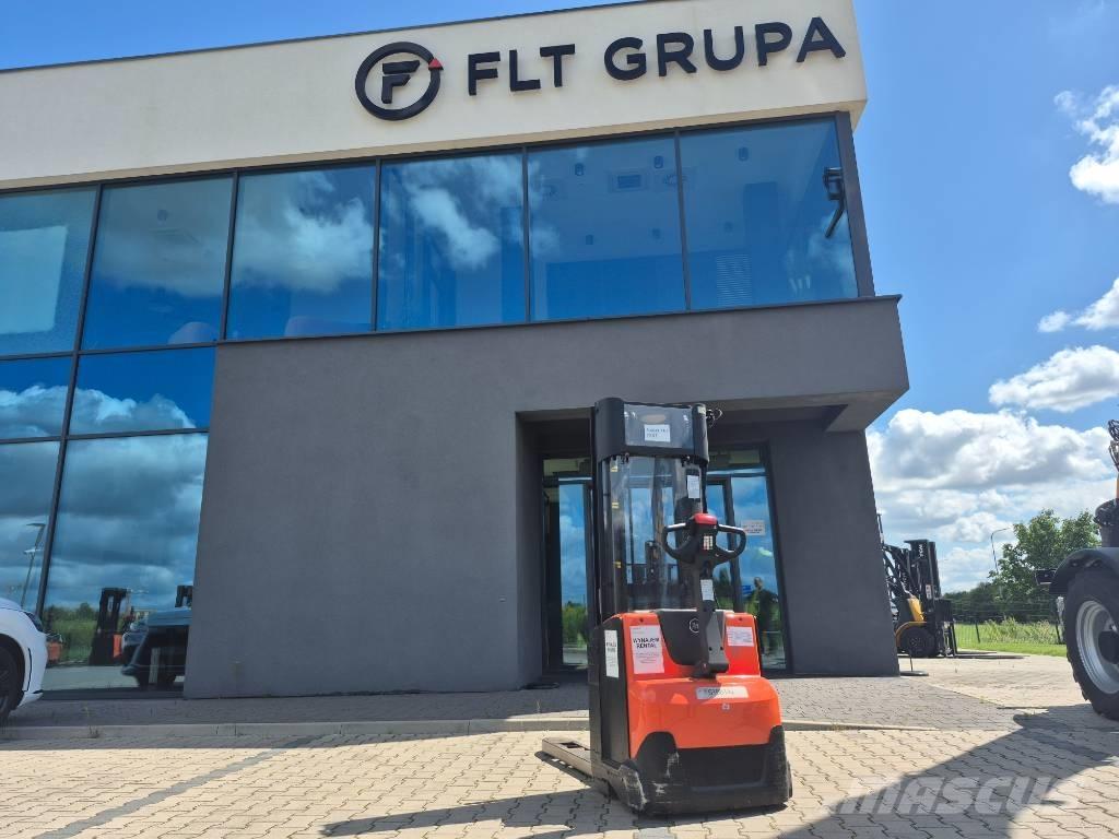 Toyota SWE140 Παλετοφόρα πεζού χειριστή με ιστό