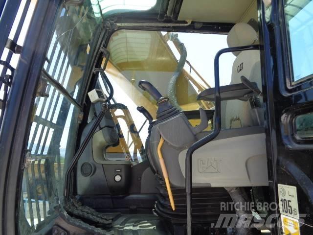 CAT 330 D L Εκσκαφείς με ερπύστριες