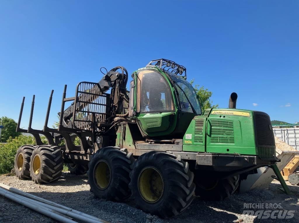 John Deere 1110 E Μεταφορείς ξυλείας