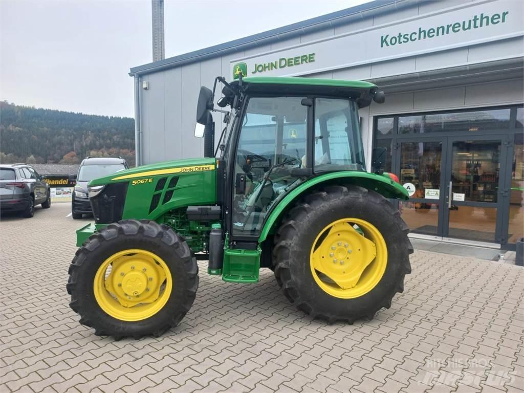 John Deere 5067E Τρακτέρ