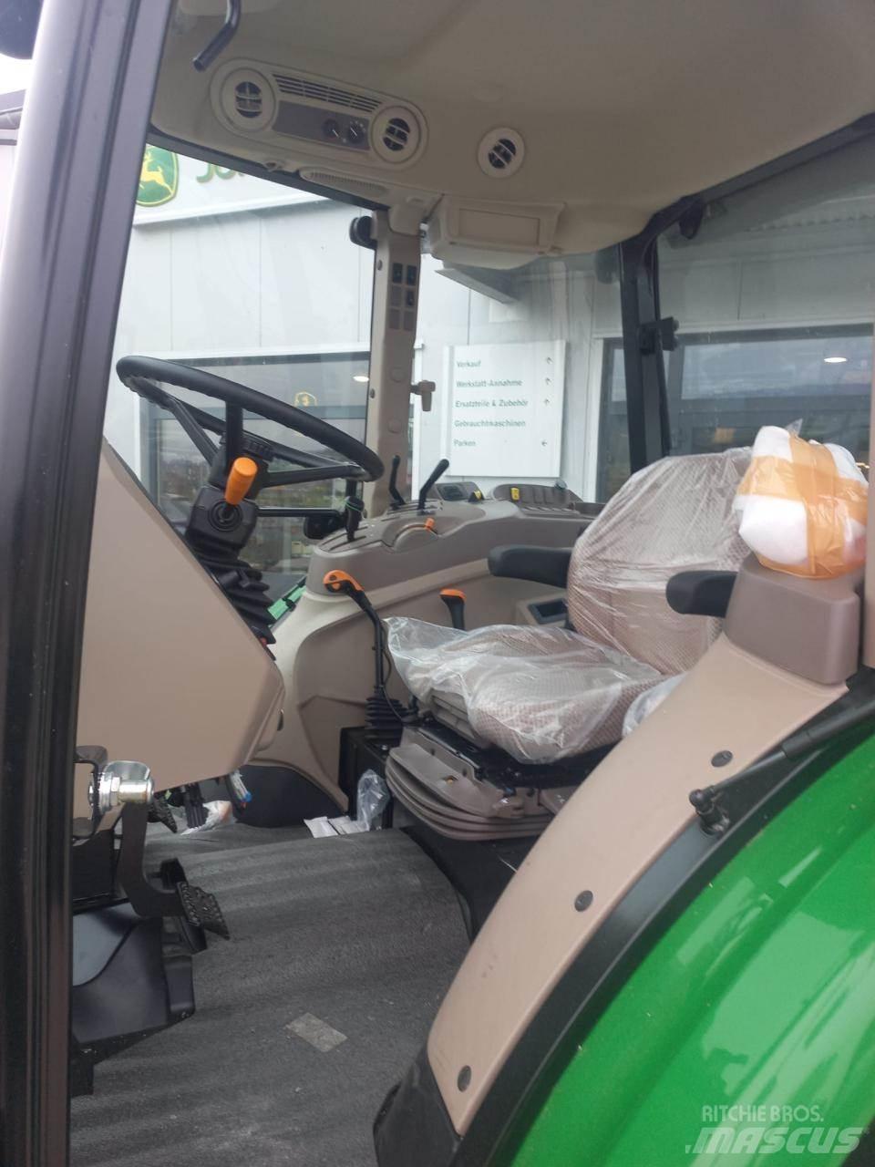 John Deere 5067E Τρακτέρ