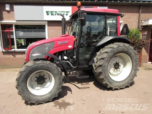 Valtra A93 HITECH Τρακτέρ