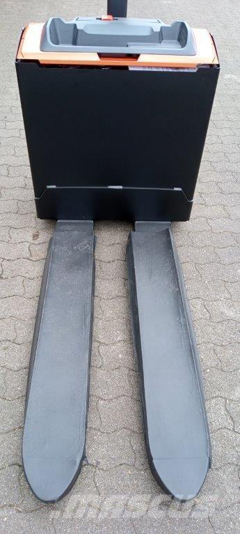 Toyota LWE 200 Παλετοφόρα πεζού χειριστή με ιστό