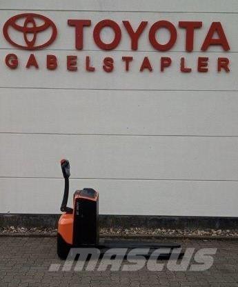 Toyota LWE 200 Παλετοφόρα πεζού χειριστή με ιστό