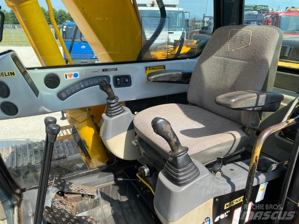 JCB JS 130 Εκσκαφείς με ερπύστριες