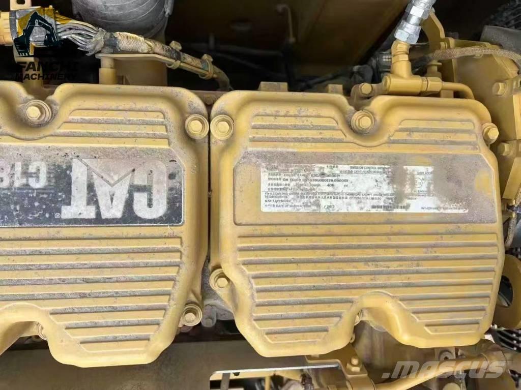 CAT 390F Εκσκαφείς με ερπύστριες