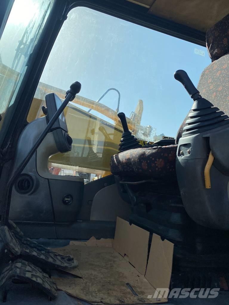 CAT 326D Εκσκαφείς με ερπύστριες