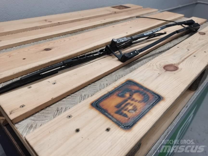 Manitou MLT  wiper Καμπίνες και εσωτερικό