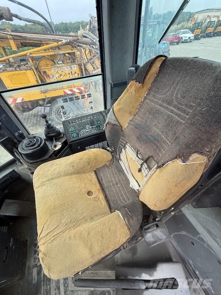 CASE 821 B Φορτωτές με λάστιχα (Τροχοφόροι)