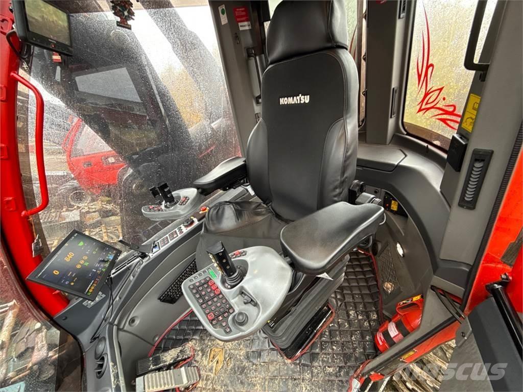 Komatsu 951 Θεριζοαλωνιστικές μηχανές