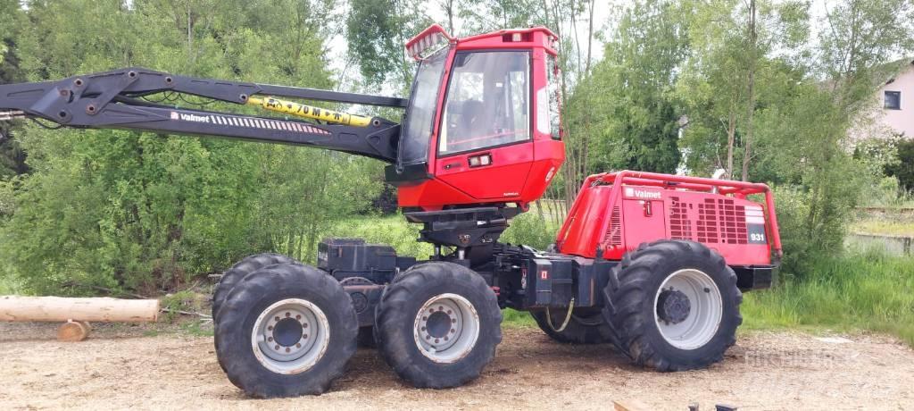 Komatsu 931 Θεριζοαλωνιστικές μηχανές