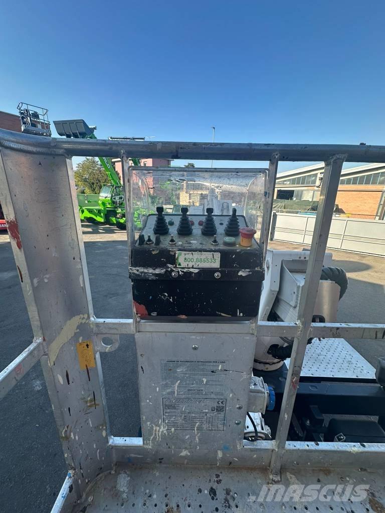 Multitel MX 200 Εναέριες πλατφόρμες τοποθετημένες σε φορτηγό