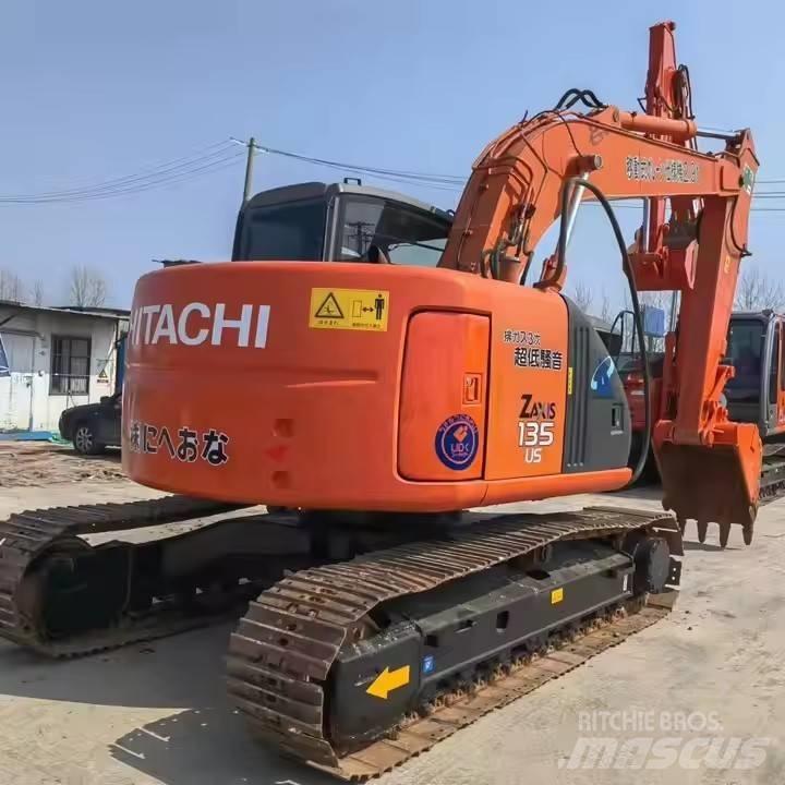 Hitachi ZX135 Εκσκαφείς με ερπύστριες