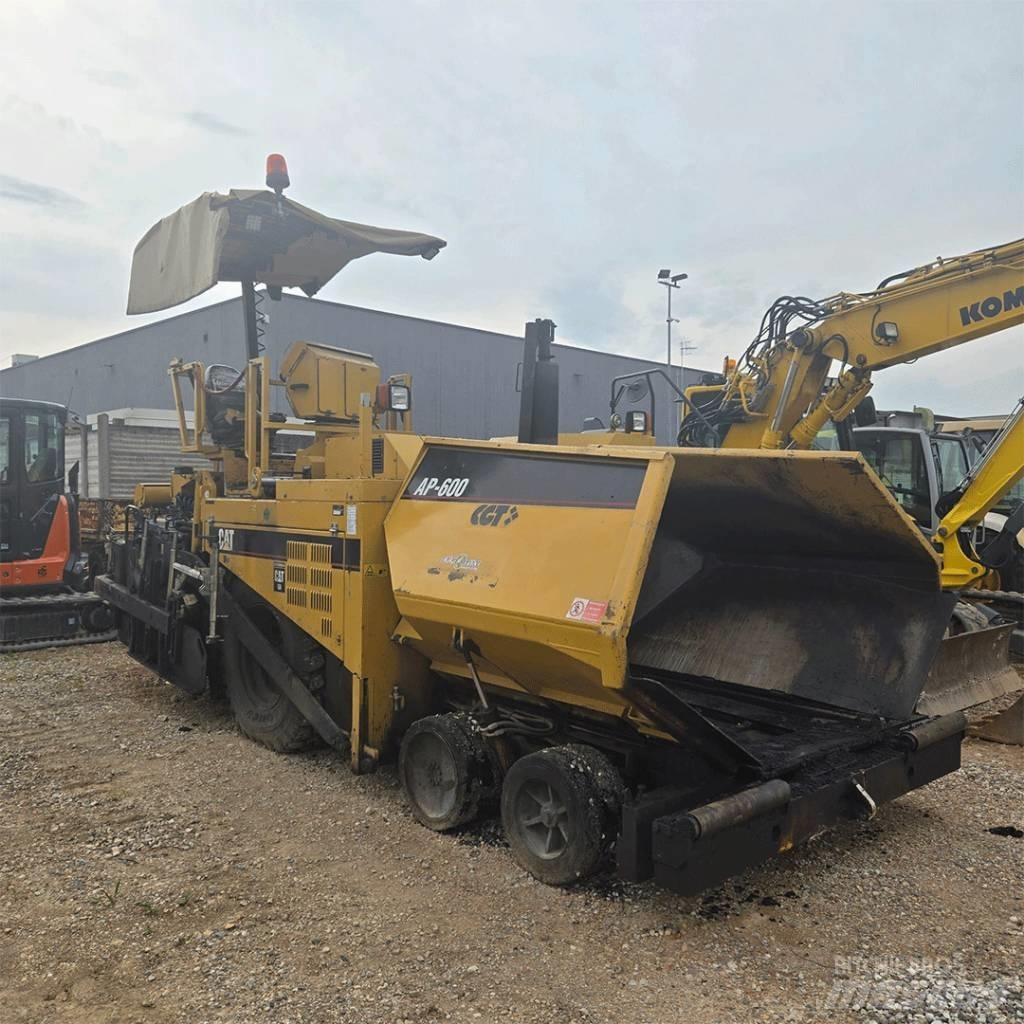 CAT AP 600 Επίστρωση ασφάλτου