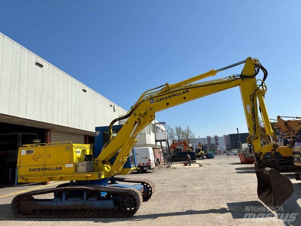 CAT 225 Εκσκαφείς με ερπύστριες