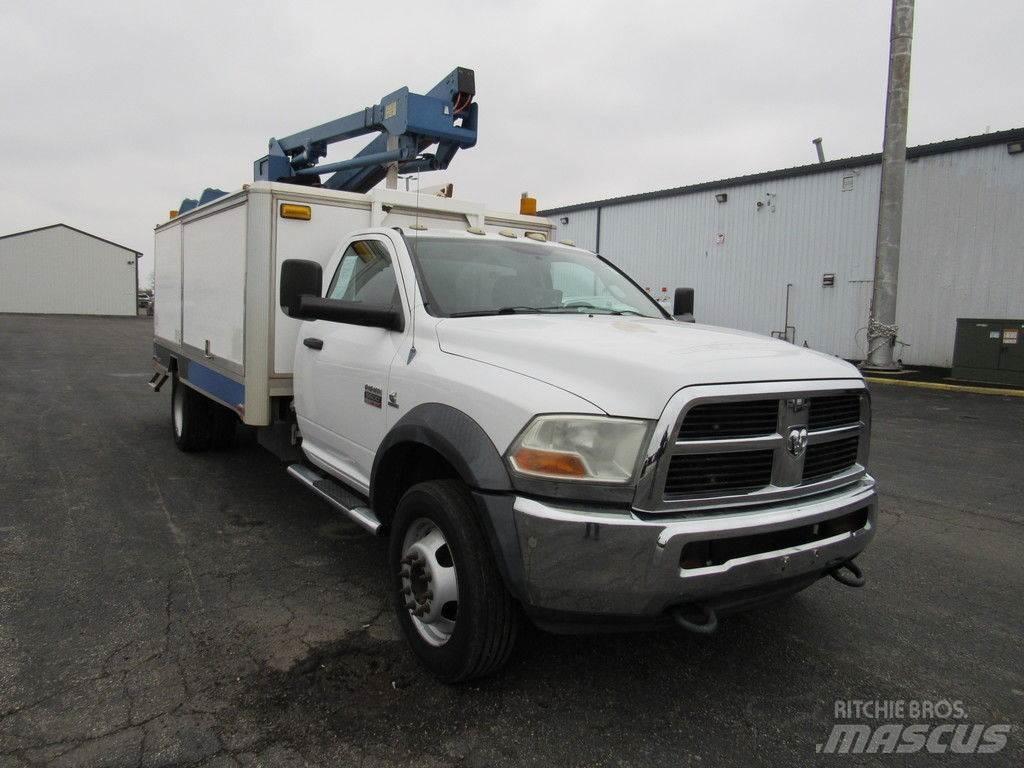 RAM 5500 Εναέριες πλατφόρμες τοποθετημένες σε φορτηγό