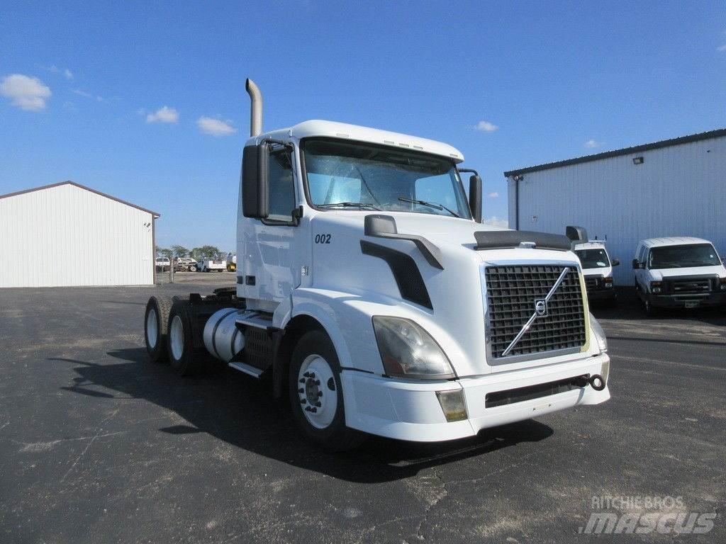 Volvo VNL64 Φορτηγά Kαρότσα με ανοιγόμενα πλαϊνά