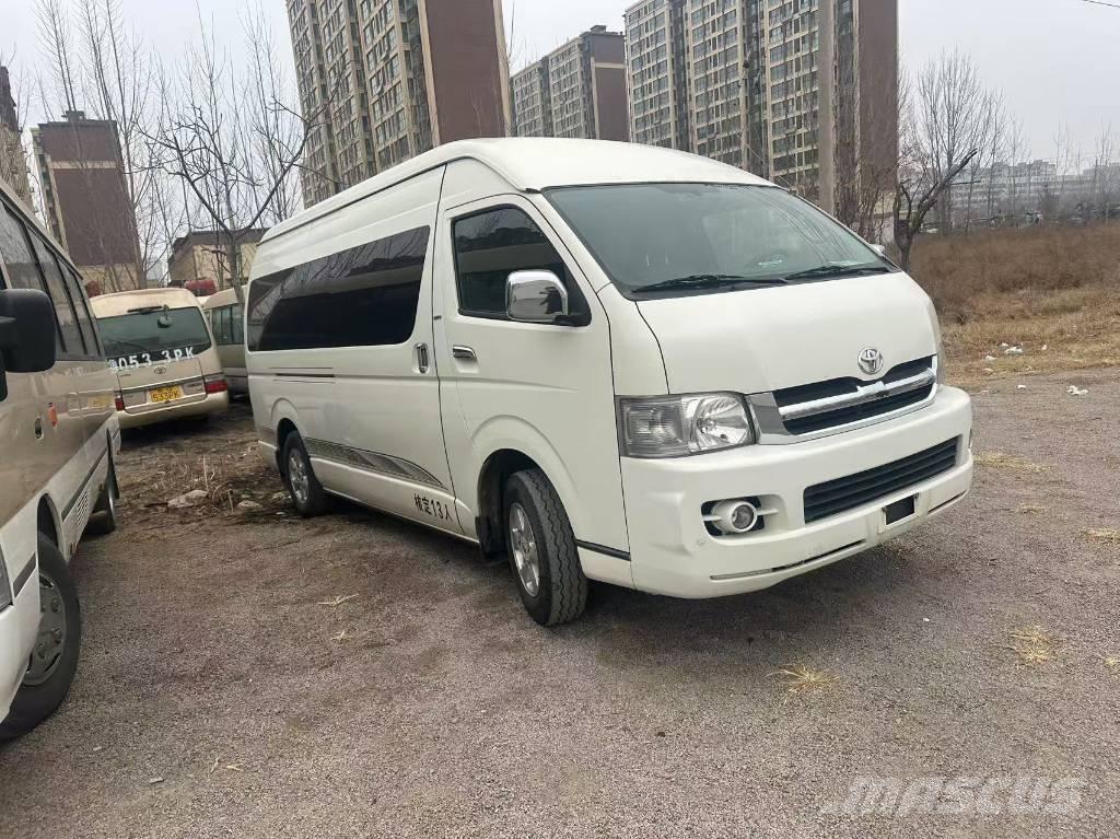 Toyota Hiace Υπεραστικά Λεωφορεία 