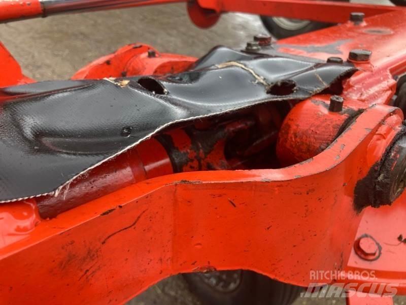 Kuhn GF8702T Τσουγκράνες και χορτοξηραντικές μηχανές