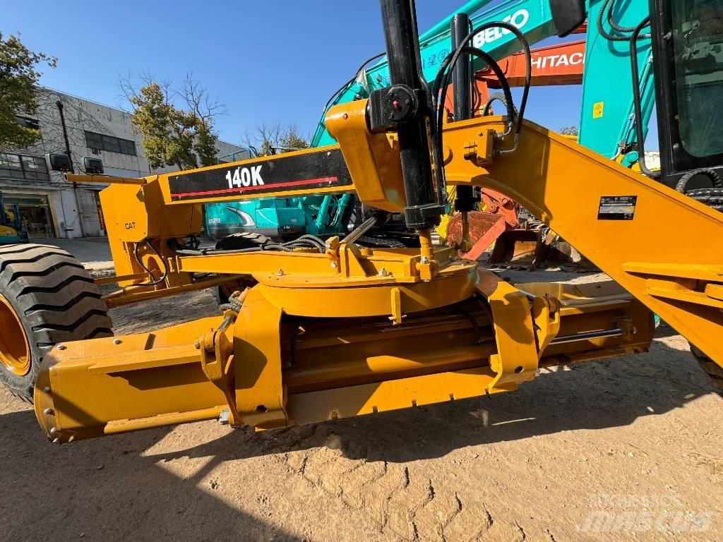 CAT 140 K Γκρέιντερς