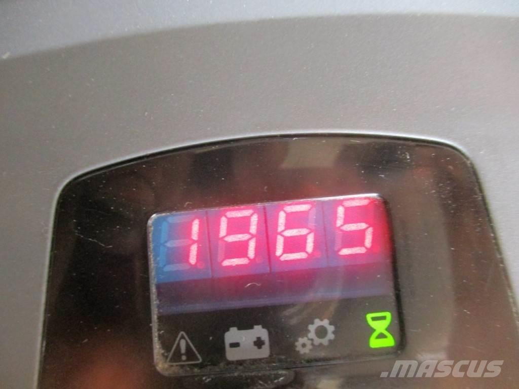 Toyota LPE 200 Χειροκίνητο περονοφόρο ανυψωτικό με πλατφόρμα