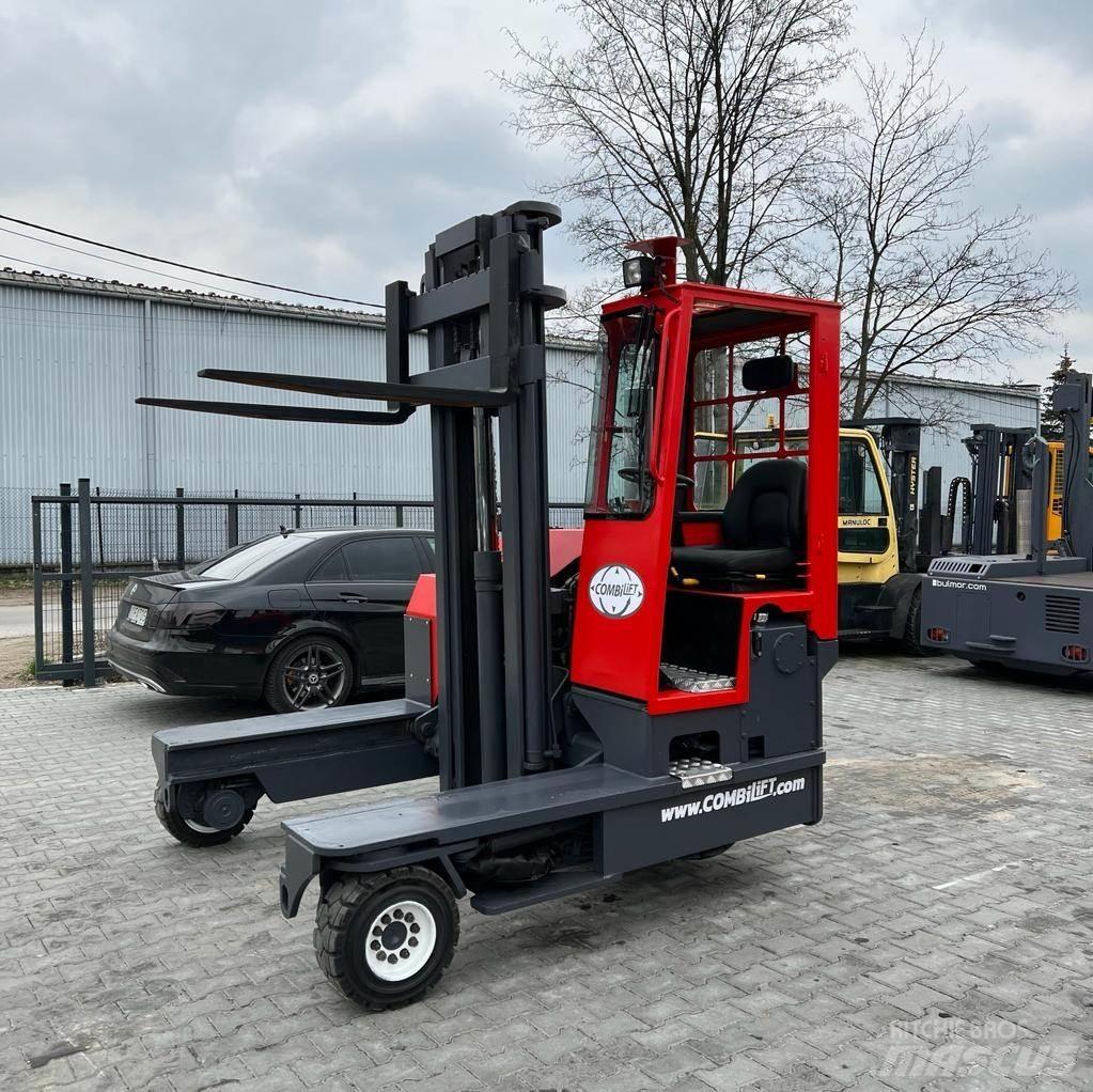 Combilift C4000 Ανυψωτικά στενών δρόμων 4 κατευθύνσεων