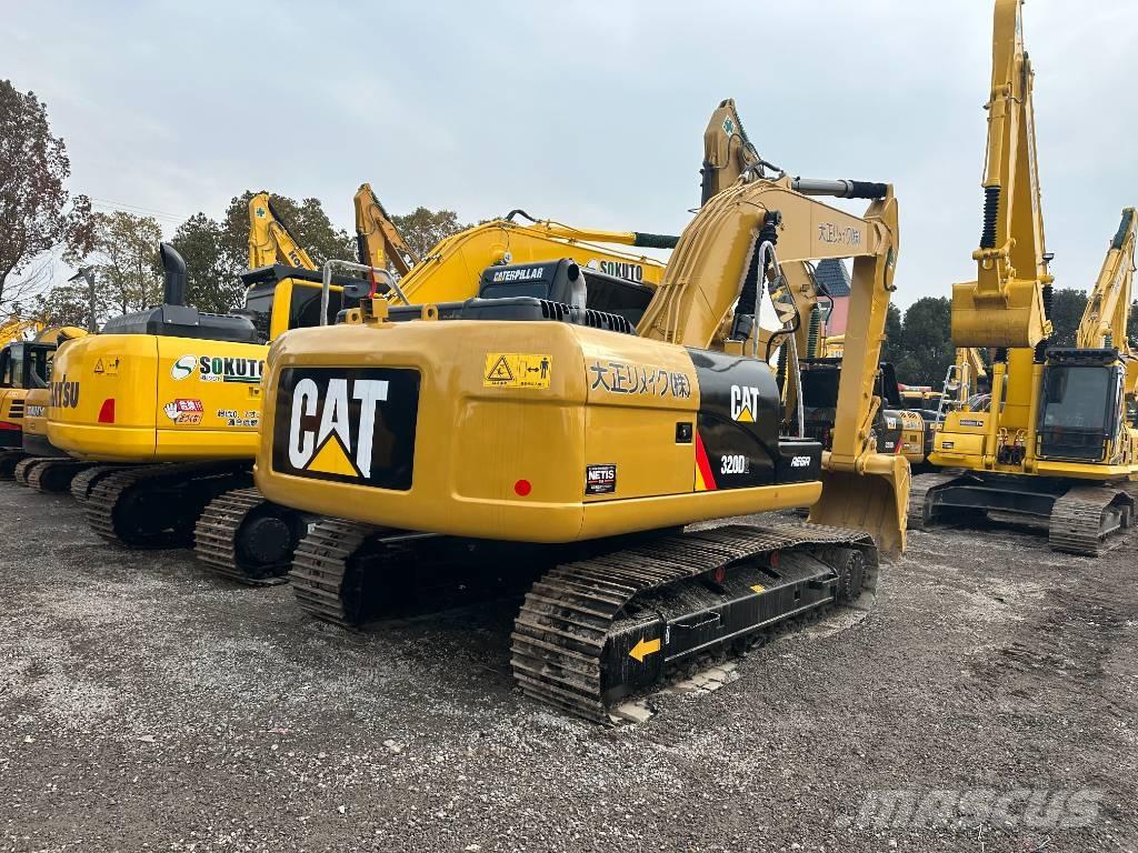 CAT 320 D2 Εκσκαφείς με ερπύστριες