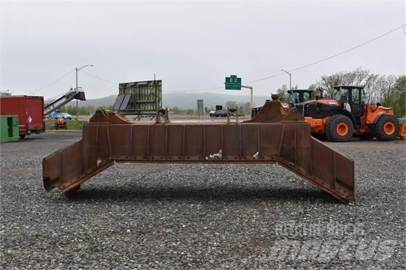 CAT D8N Πτερύγια