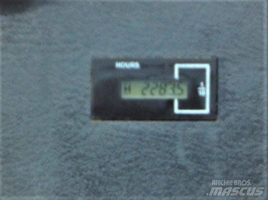 Hyundai HX 130 LCR Εκσκαφείς με ερπύστριες