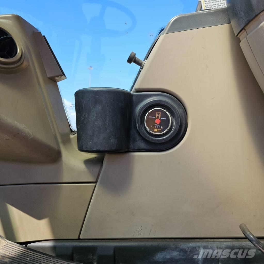 CAT 322 C Εκσκαφείς με τροχούς - λάστιχα