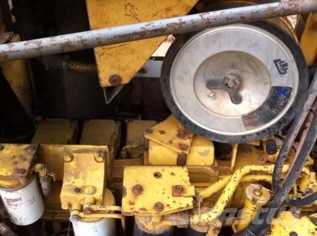 Komatsu d155a-3 Μπουλντόζες με ερπύστριες