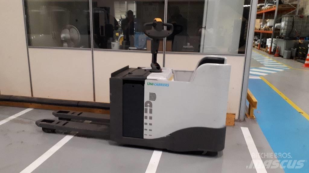 Atlet PMR 200 Χειροκίνητο περονοφόρο ανυψωτικό με πλατφόρμα
