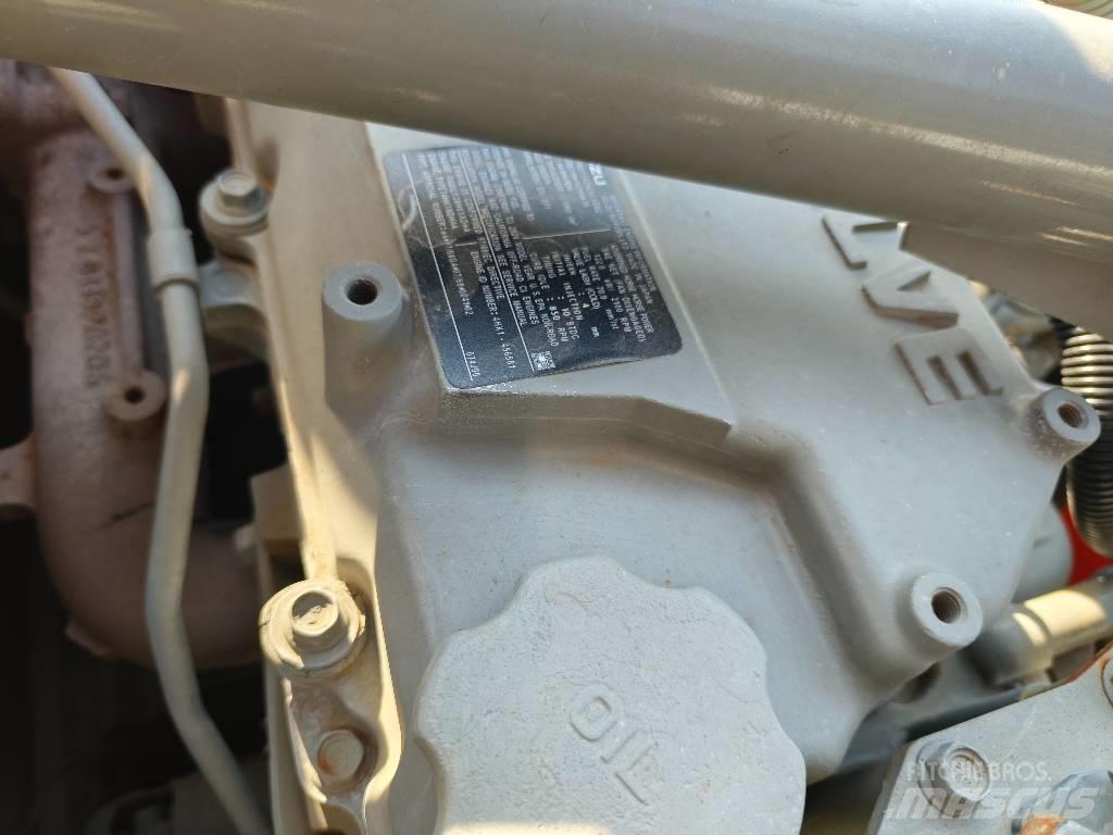 Hitachi ZX 200 Εκσκαφείς με ερπύστριες