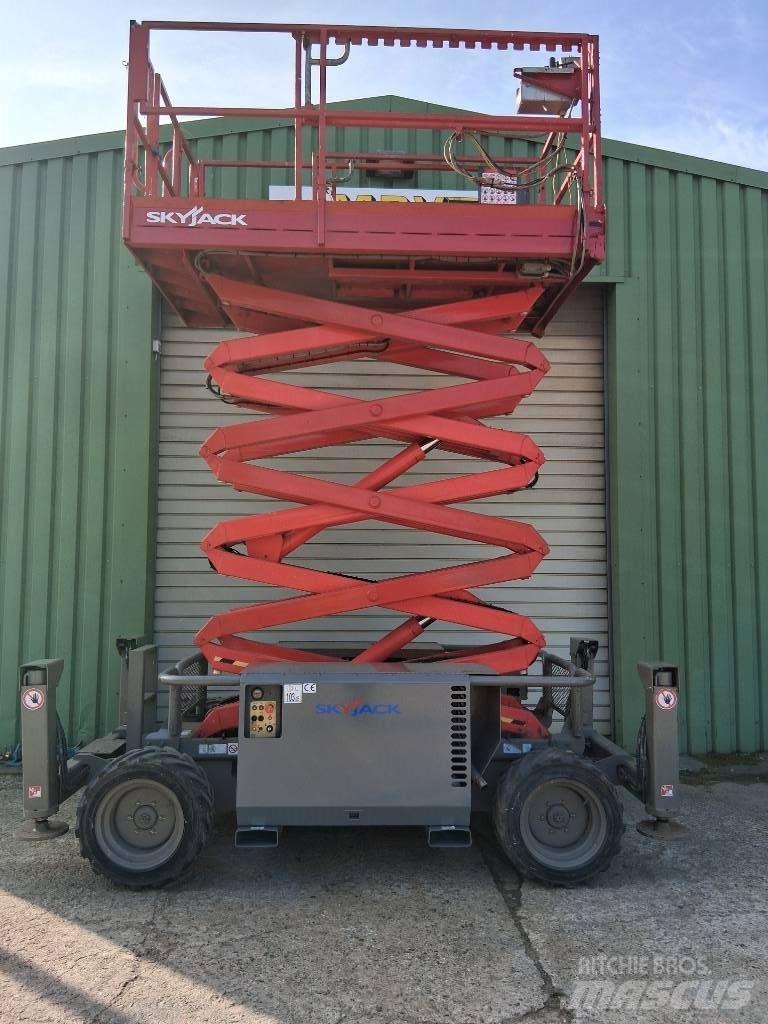 SkyJack SJ 6832 RT Ανυψωτήρες ψαλιδωτής άρθρωσης