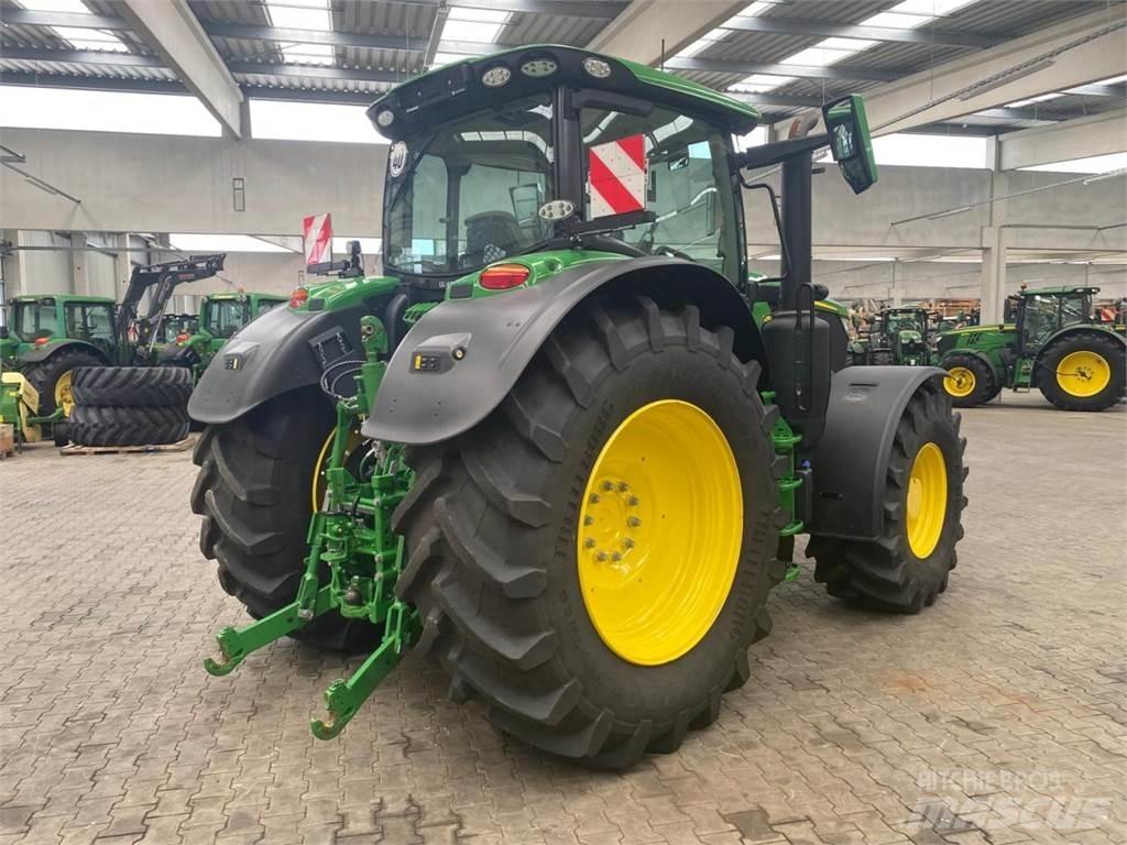 John Deere 6R 215 Τρακτέρ