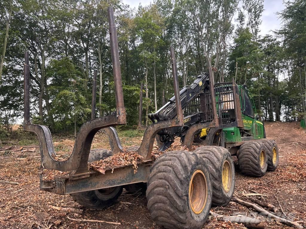 John Deere 1110 E Μεταφορείς ξυλείας