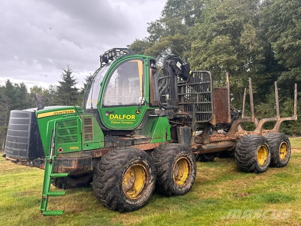 John Deere 1110 E Μεταφορείς ξυλείας