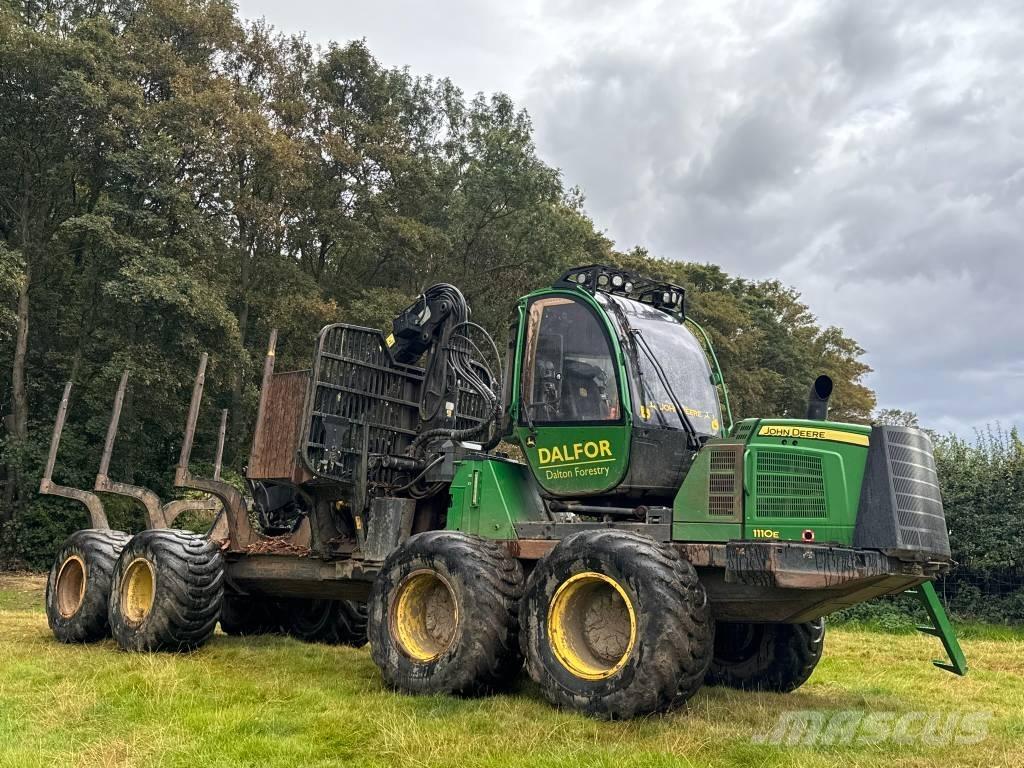 John Deere 1110 E Μεταφορείς ξυλείας