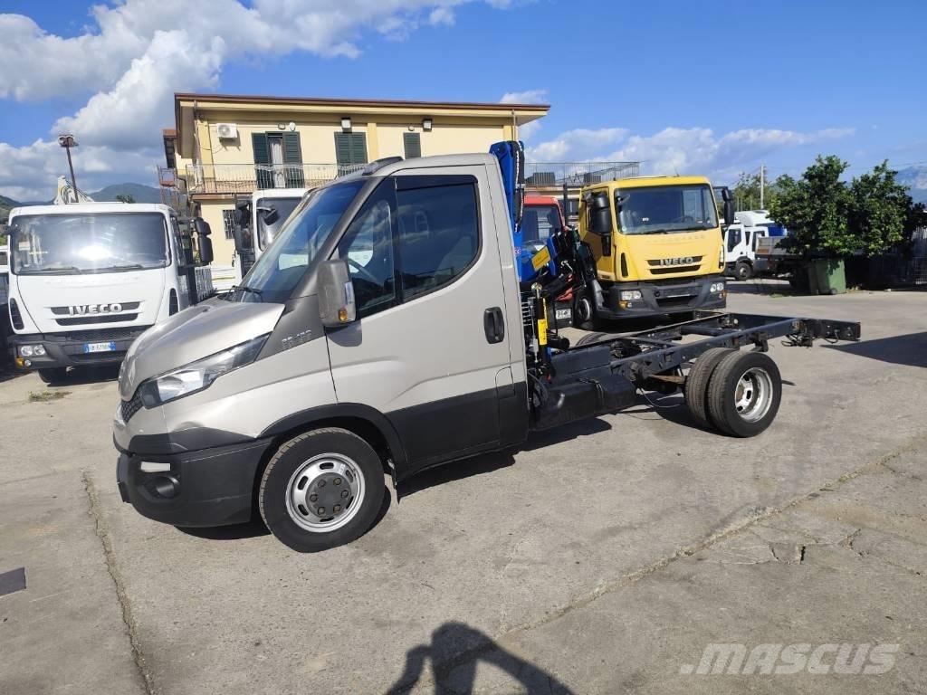 Iveco Daily 35-130 Φορτηγά με Γερανό