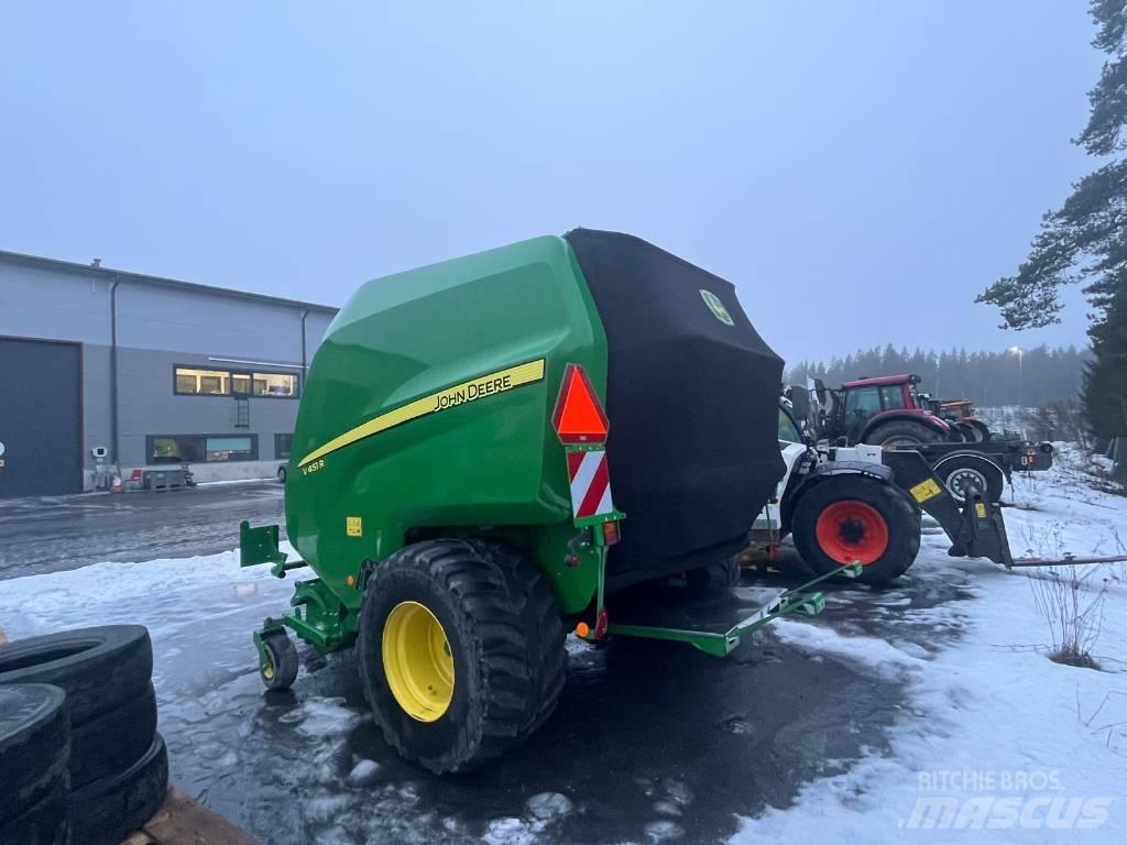 John Deere V451R Πρέσες κυλινδρικών δεμάτων