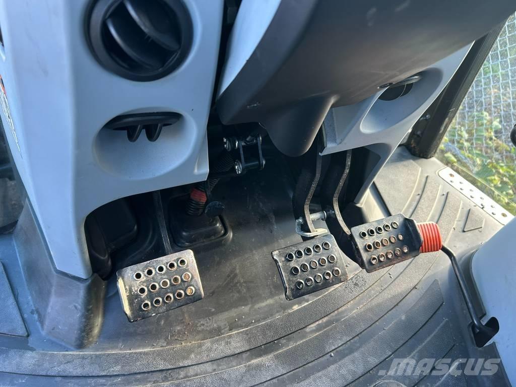 New Holland T 5.105 Τρακτέρ