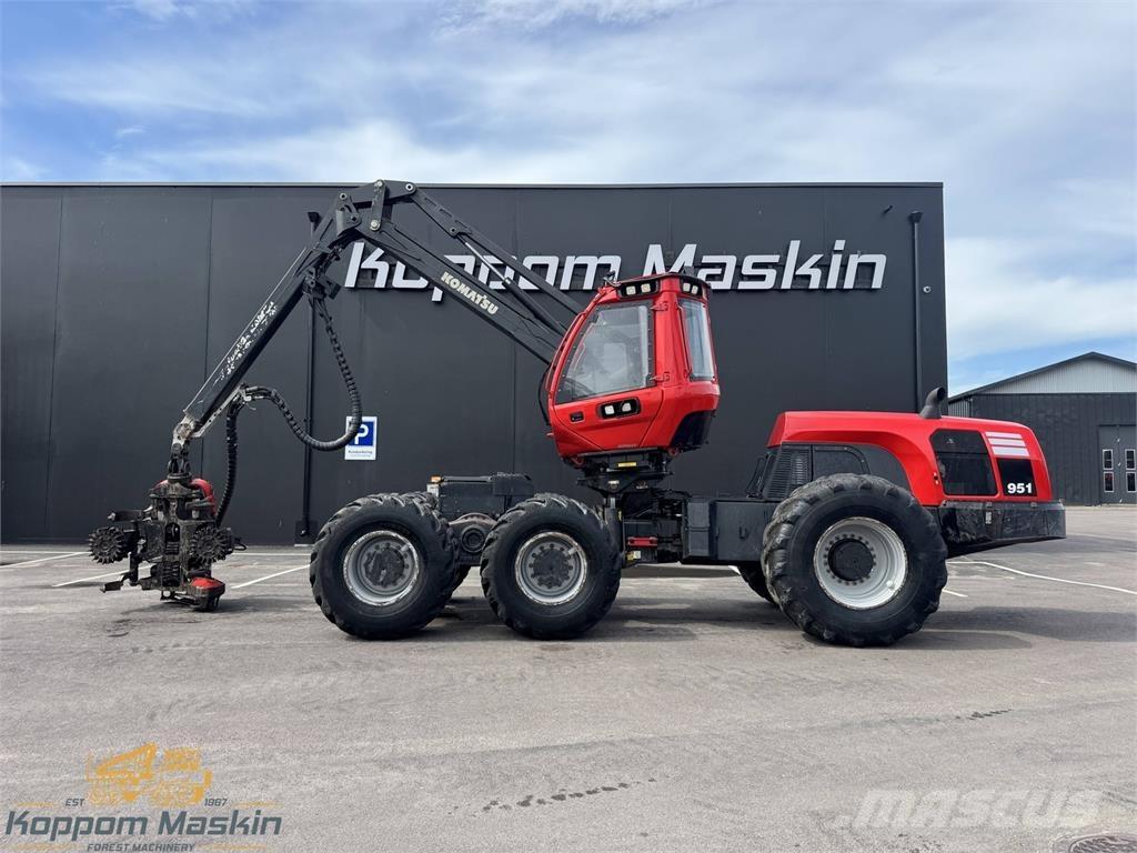 Komatsu 951 Θεριζοαλωνιστικές μηχανές