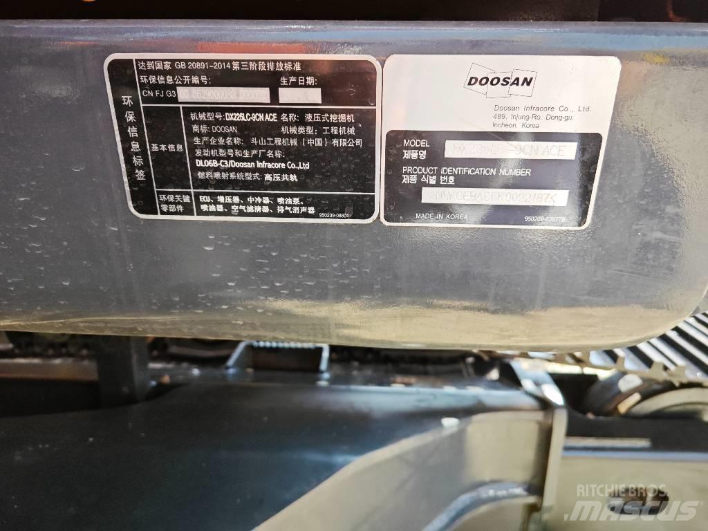 Doosan 225 LC Εκσκαφείς με ερπύστριες