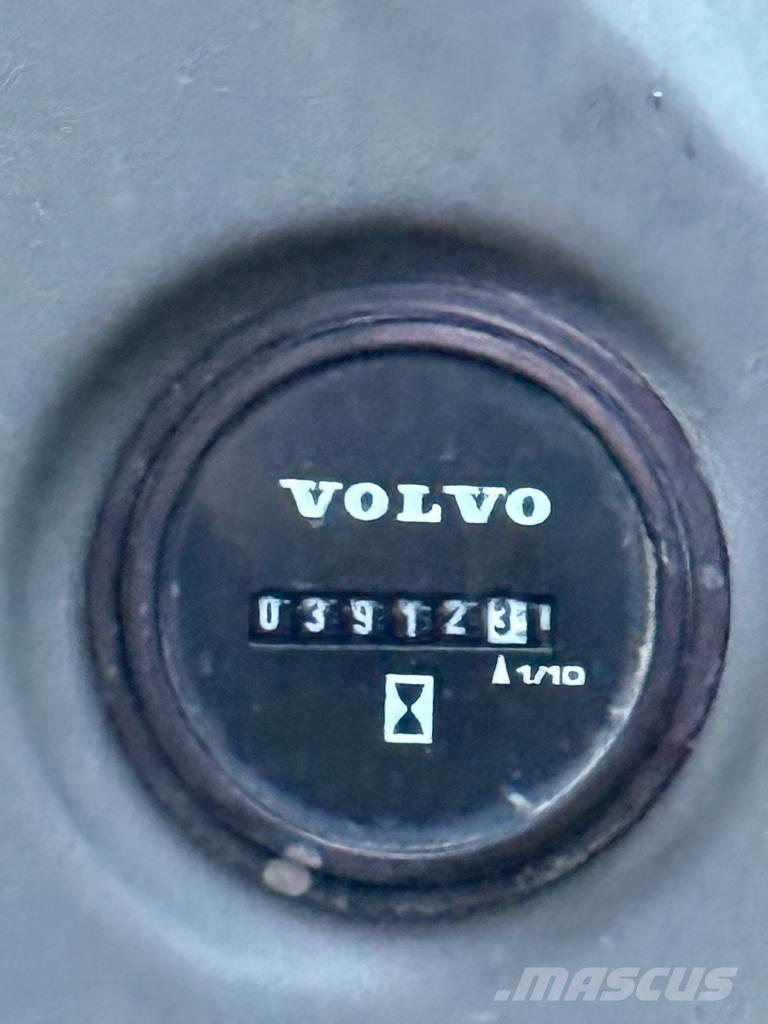 Volvo ECR 235 Εκσκαφείς με ερπύστριες