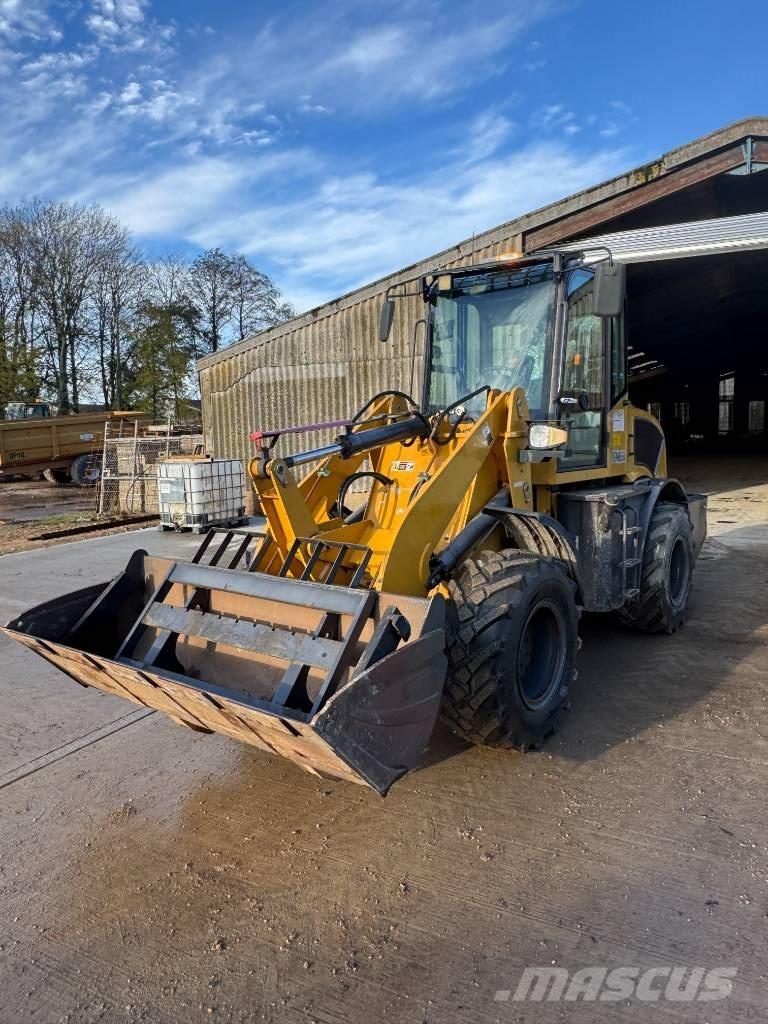 HZM 825 Φορτωτές με λάστιχα (Τροχοφόροι)